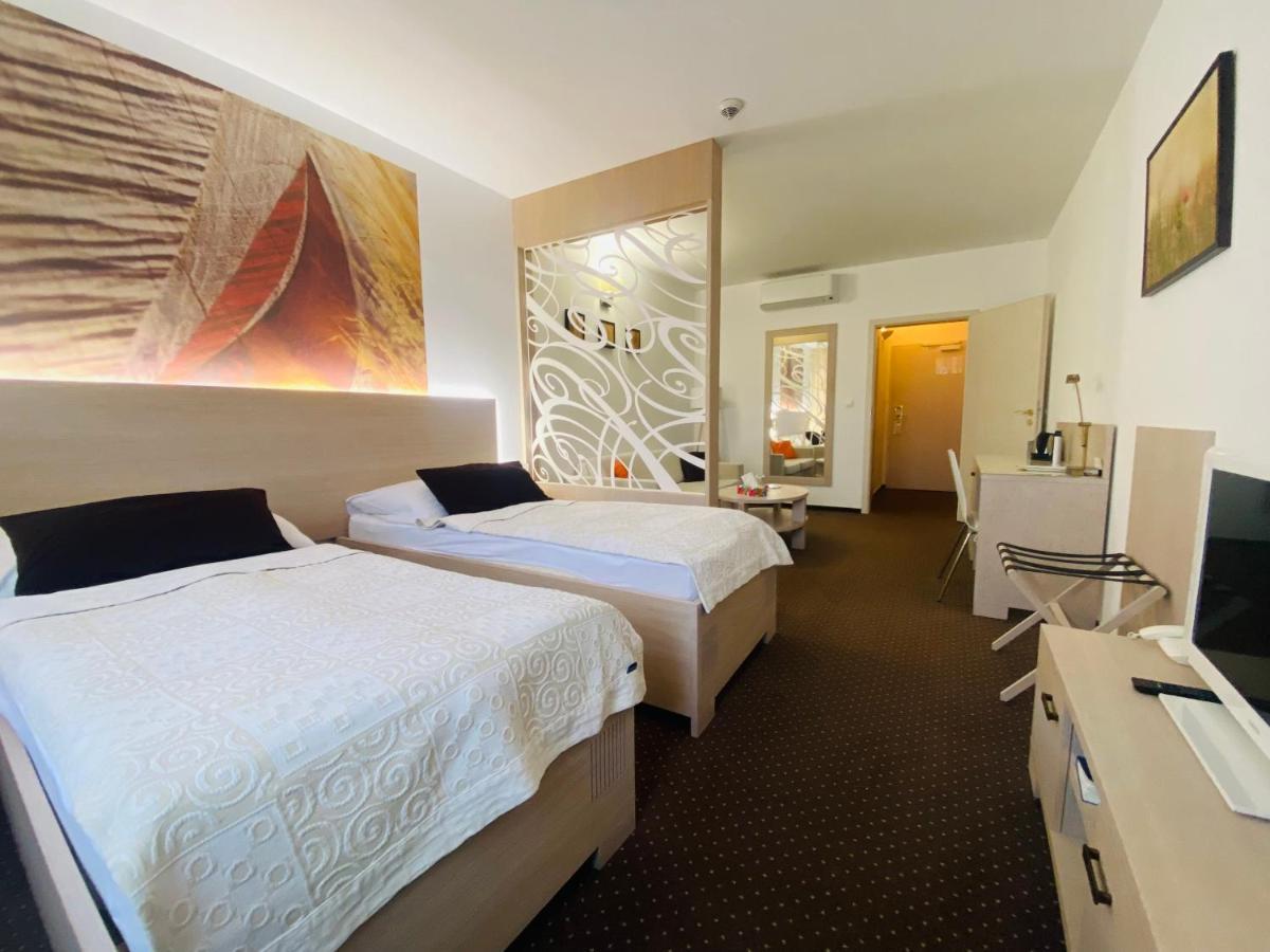 Malá Ida Hotel Slameny Dom & Spa מראה חיצוני תמונה