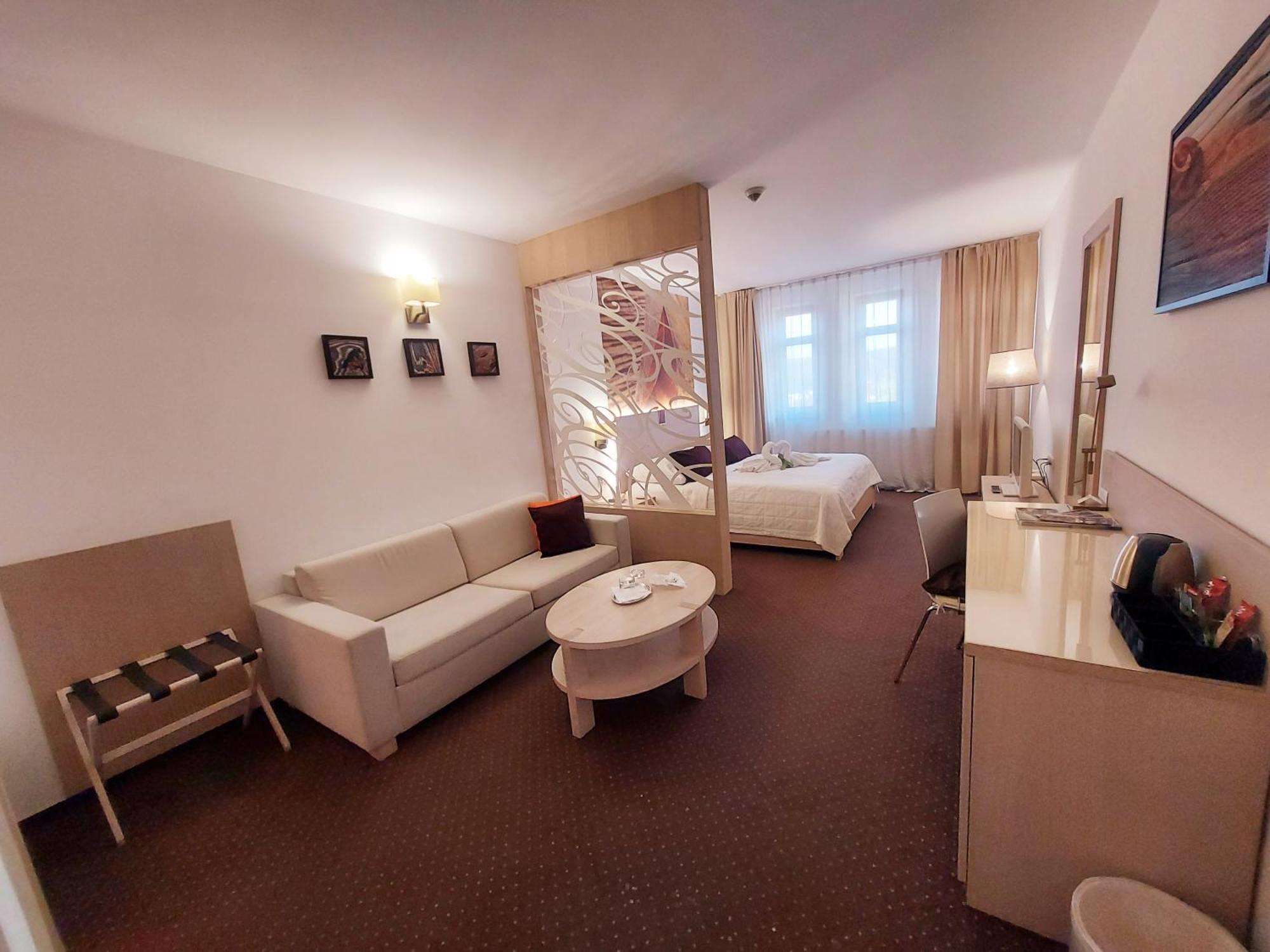 Malá Ida Hotel Slameny Dom & Spa מראה חיצוני תמונה