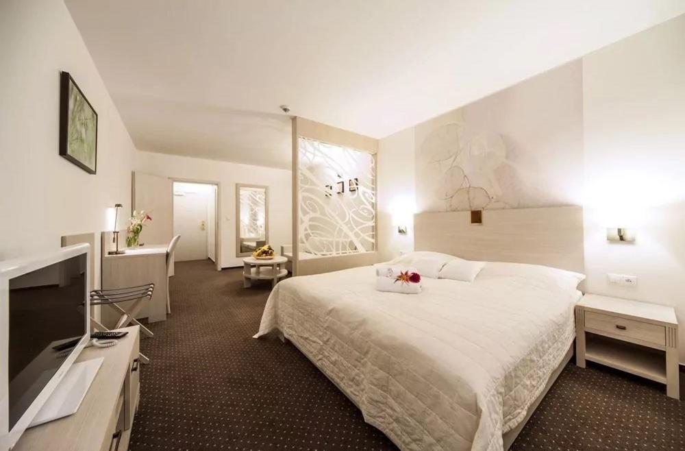 Malá Ida Hotel Slameny Dom & Spa מראה חיצוני תמונה