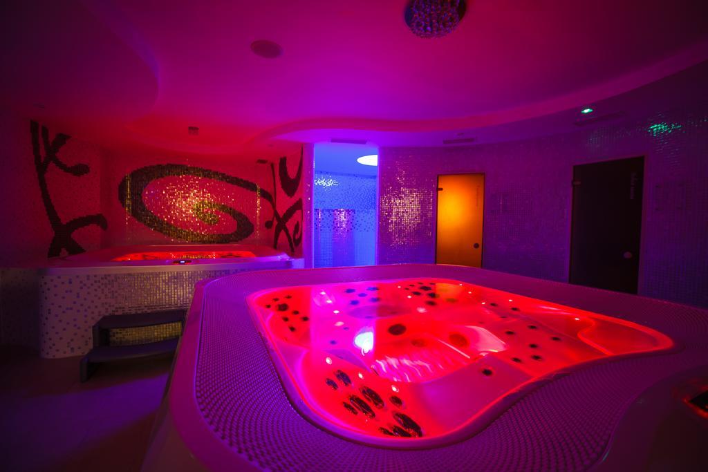 Malá Ida Hotel Slameny Dom & Spa מראה חיצוני תמונה