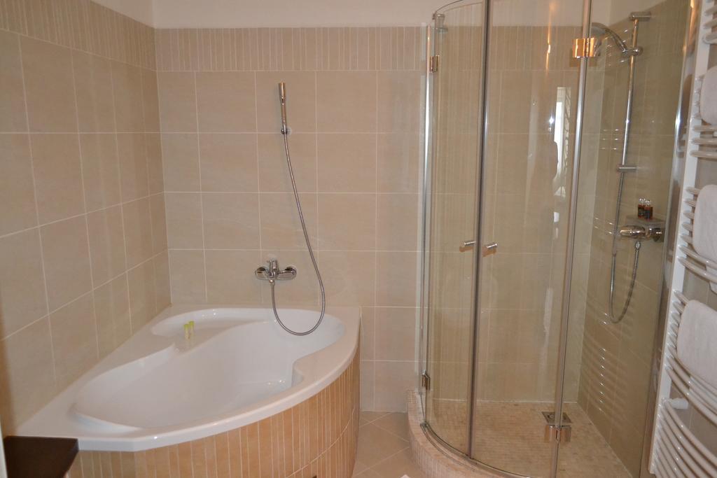 Malá Ida Hotel Slameny Dom & Spa מראה חיצוני תמונה